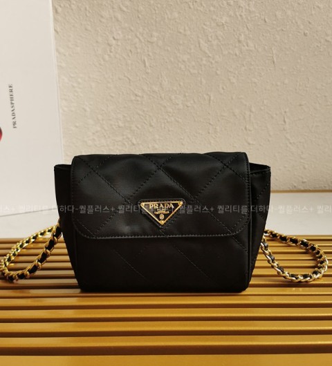 프라다 1BD619 퀄팅 체인 나일론 숄더백