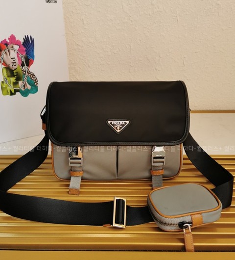 프라다 2VD769 리나일론 사피아노 메신저백 남성용
