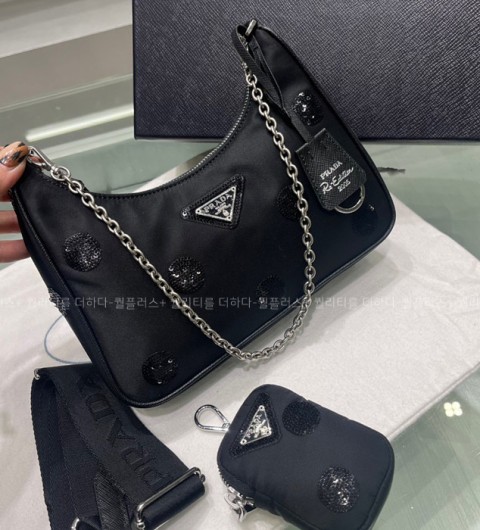 프라다 테수토 체인스트랩 호보백