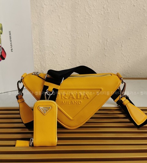 프라다 1BH190 트라이앵글 숄더백