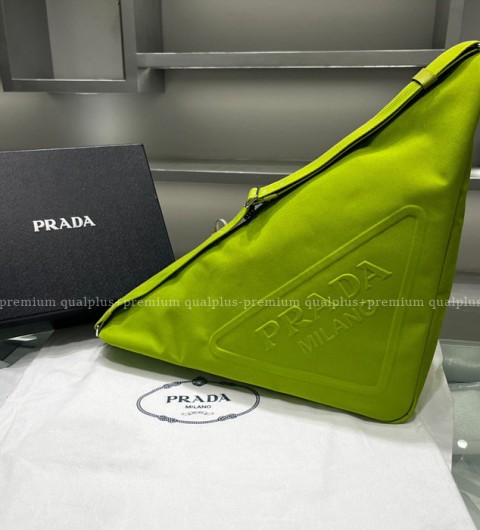 프라다 2VY007 트라이앵글 크로스백 남성용