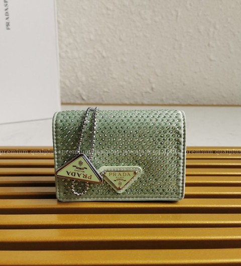 프라다 1MR024 체인 스트랩 크리스탈 카드홀더