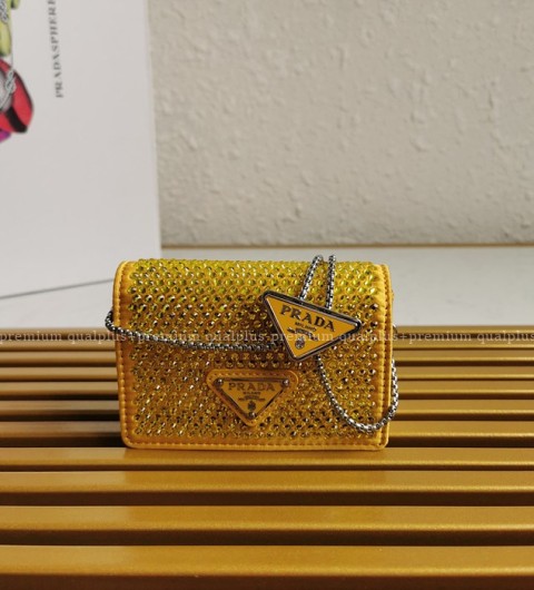 프라다 1MR024 체인 스트랩 크리스탈 카드홀더