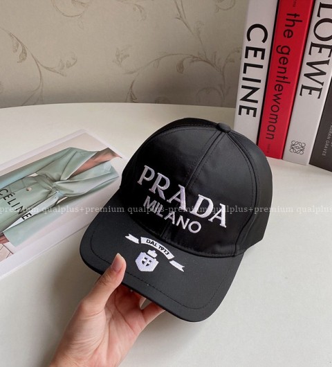 프라다 로고 자수 볼캡 모자 남녀공용