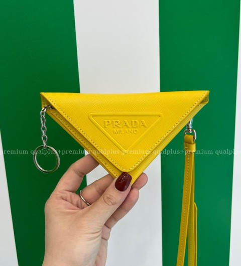 프라다 1TL445 트라이앵글 사피아노 스트랩 키체인 키링