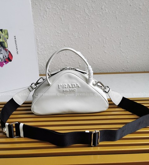 프라다 1BB082 트라이앵글 레더 토트백