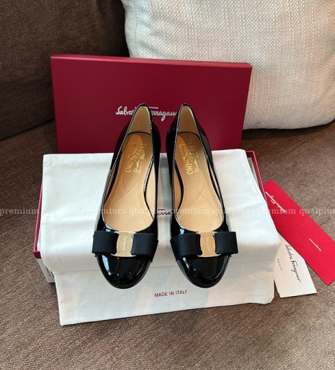 페라가모 바리나 발레리나 플랫 슈즈 여성용