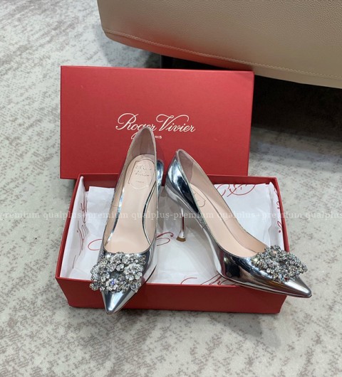 로저비비에 플라워 스트라스 버클 펌프스 8.5cm 여성용