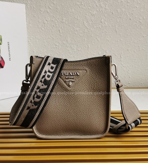 프라다 1BH191 비텔로 삼각 로고 미니 숄더백
