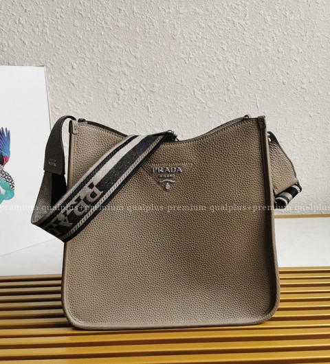 프라다 1BC073 비텔로 삼각 로고  호보백