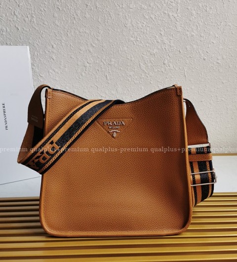 프라다 1BC073 비텔로 삼각 로고  호보백