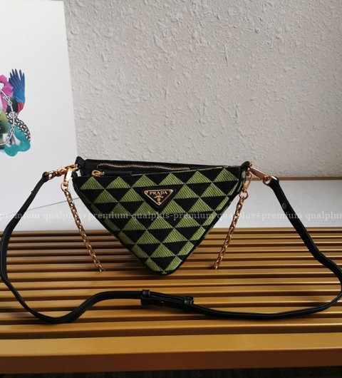 프라다 1BC176 심볼 로고 트라이앵글 숄더백 남녀공용