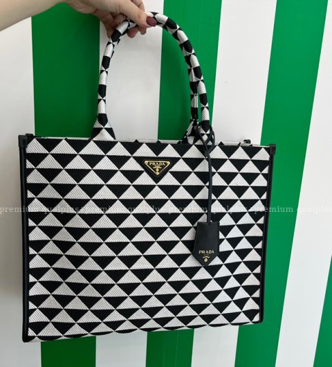 프라다 1BA356 심볼 로고 라지 토트 탑핸들백