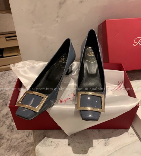 로저비비에 트럼펫 메탈 버클 펌프스 4.5cm 여성용