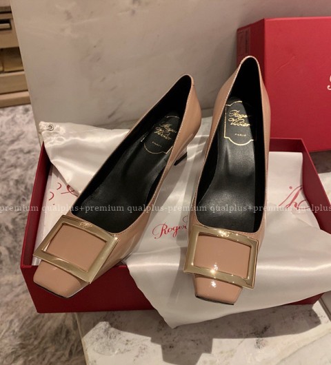 로저비비에 트럼펫 메탈 버클 펌프스 4.5cm 여성용