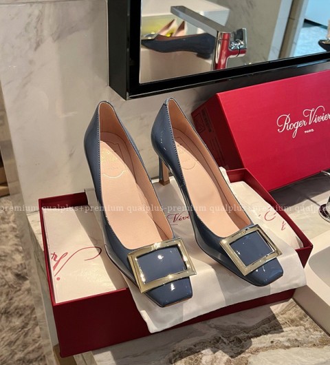 로저비비에 트럼펫 메탈 버클 펌프스 6.5cm 여성용