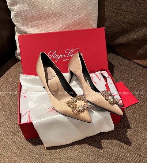 로저비비에 플라워 스트라스 버클 펌프스 미드 힐 여성용