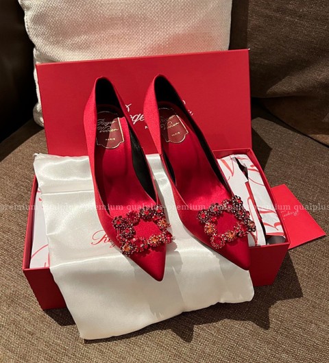 로저비비에 플라워 스트라스 버클 펌프스 미드 힐 여성용