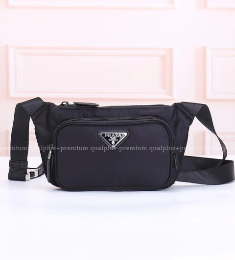 [국내배송] 프*다 최신상 사피아노 포인트 가죽 숄더백 남성용