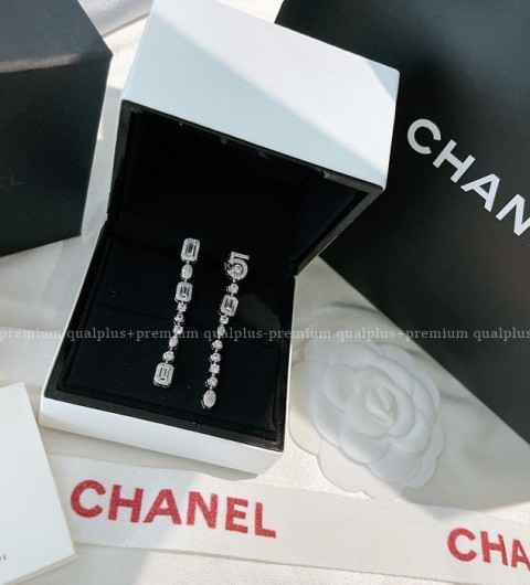 [국내배송] 샤* 클래식 로고 5자 물방울 비대칭 귀걸이