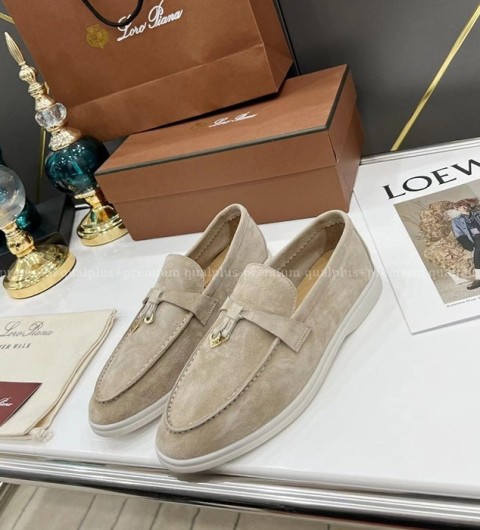 [국내배송] 로*피아나 썸머워크 샌드 스톤 로퍼 여성용