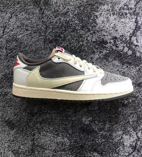 [국내배송] 나*키 트래비스 스캇 조던1로우 리버스모카 남녀공용