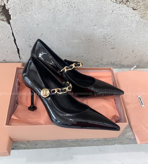 미우미우 페이턴트 가죽 펌스프 8.5cm 여성용