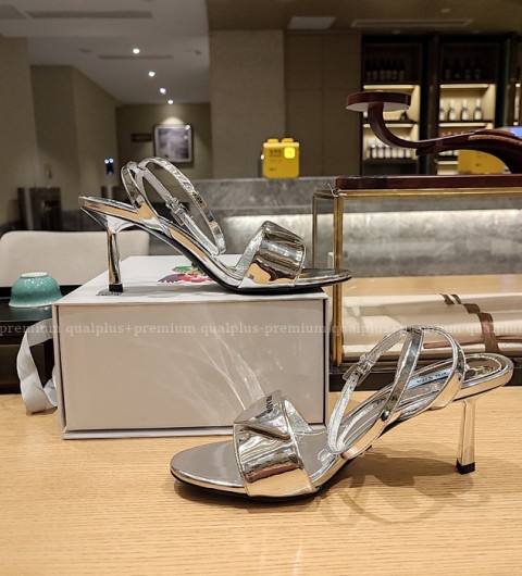 프라다 슬라이드 8.5cm 여성용