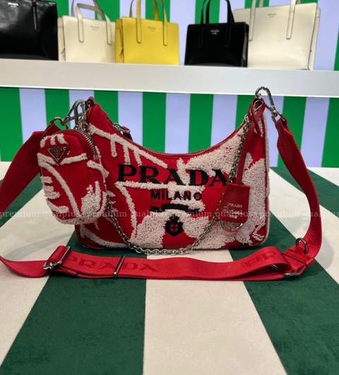 프라다 1BH204 자수 드릴 테수토 체인 호보백