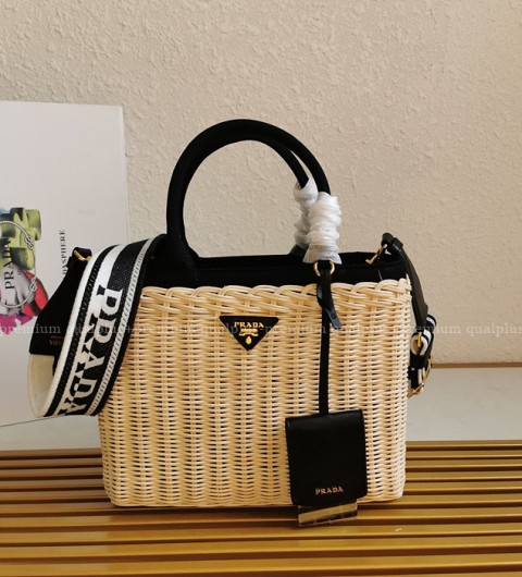 프라다 1BG835 위커 라탄 토트백