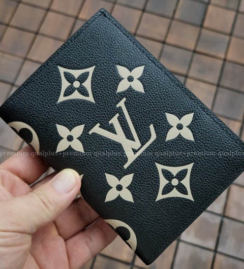 [국내배송] 루*비통 여권지갑 남녀공용