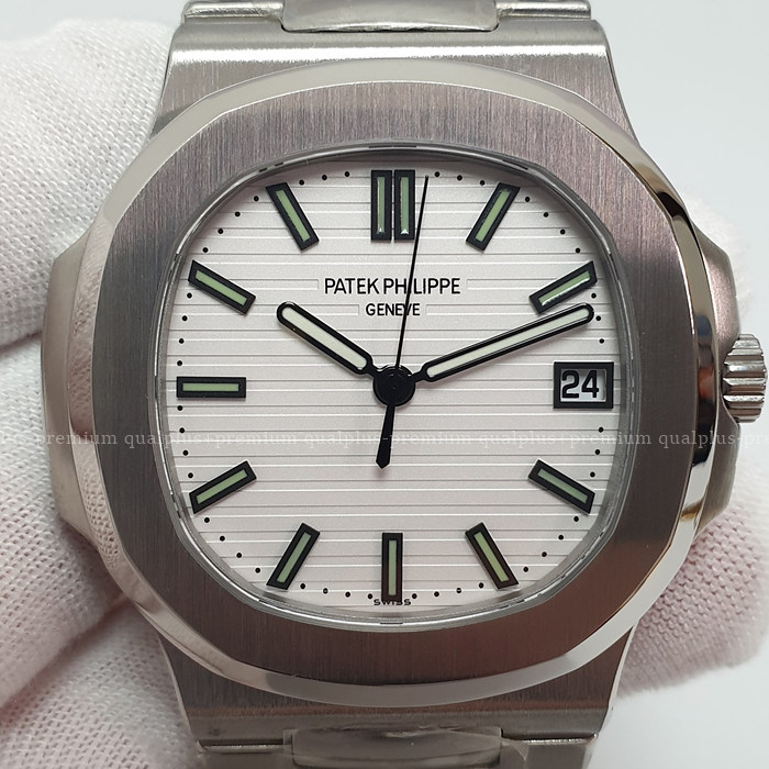 [국내배송] 파텍필립 노틸러스 5711 화이트