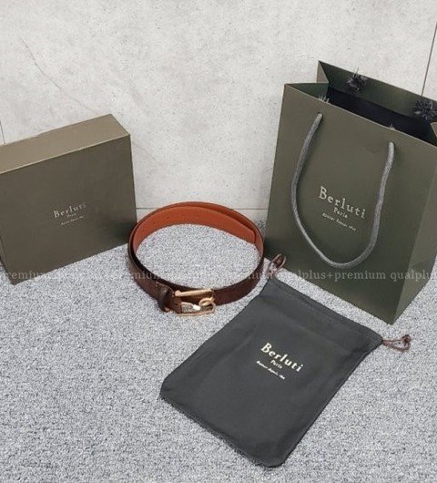 [국내배송] 벨*티 시그니처 카프스킨 로고 벨트