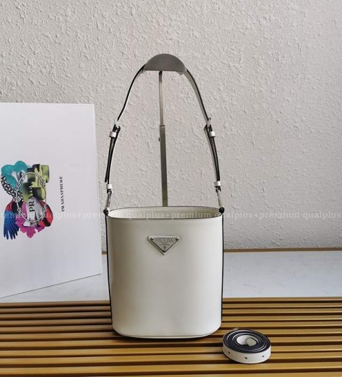 프라다 1BE059 브러시드 버킷백 미니