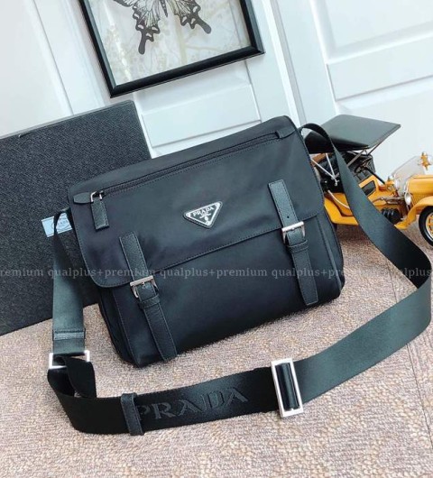 프라다 1BD671 테수토 나일론 버클 메신저백 남녀공용