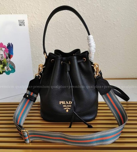 프라다 1BE018 비텔로 다이노 버킷백