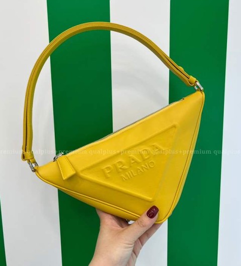 프라다 1NQ043 트라이앵글 레더 파우치 숄더백