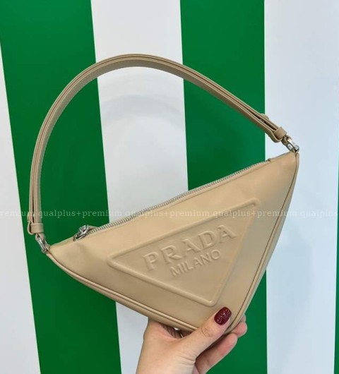 프라다 1NQ043 트라이앵글 레더 파우치 숄더백