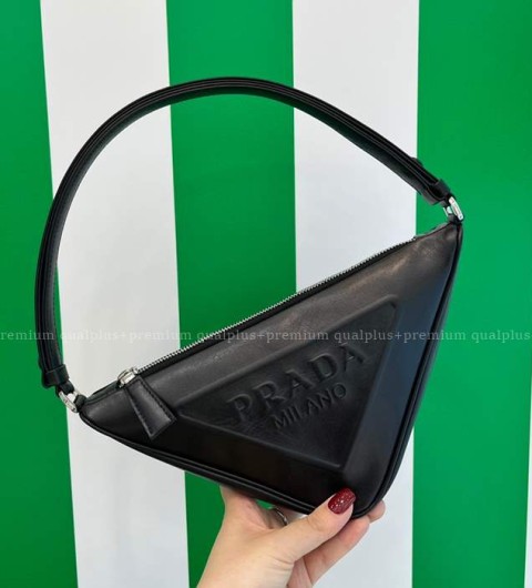 프라다 1NQ043 트라이앵글 레더 파우치 숄더백