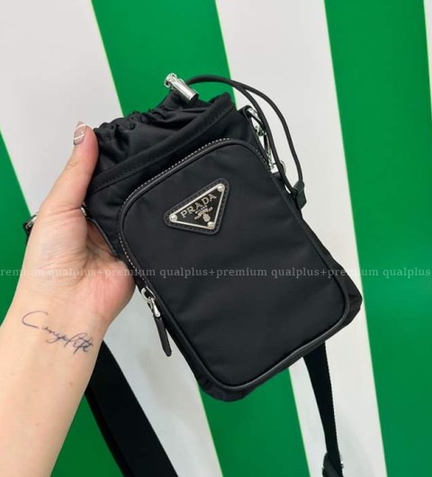 프라다 2ZH155 리나일론 삼각로고 케이스 홀더백
