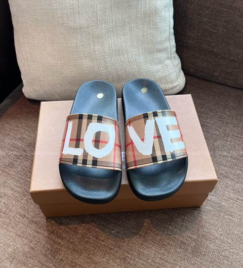 버버리 체크 슬라이드 슬리퍼 남녀공용