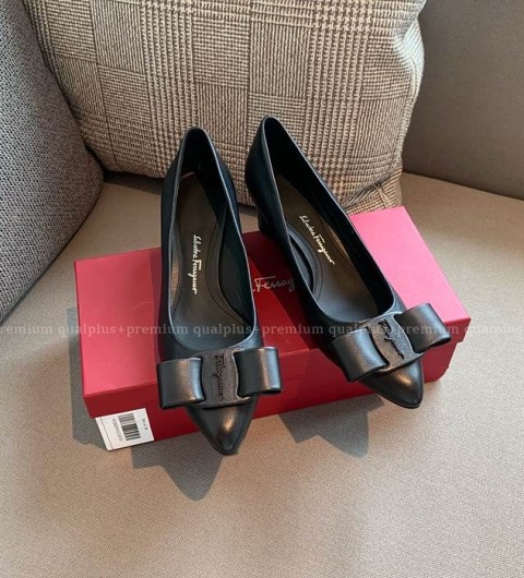 페라가모 비바 펌프스 5cm 여성용