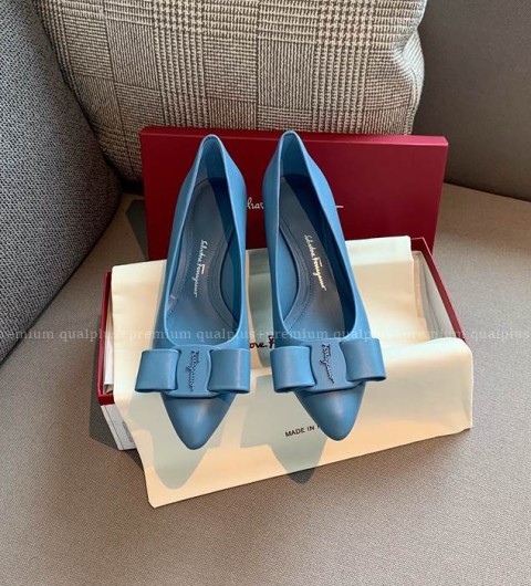 페라가모 비바 펌프스 5cm 여성용