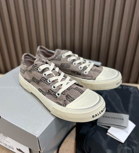 발렌시아가 파리스 로우탑 스니커즈 남녀공용