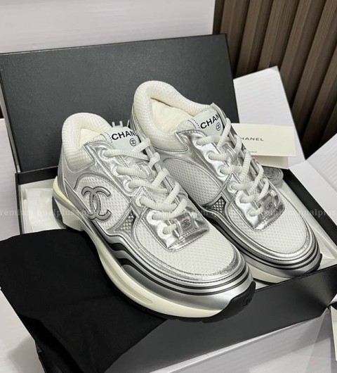 샤넬 CC로고 크루즈 스니커즈 화이트 실버 여성용