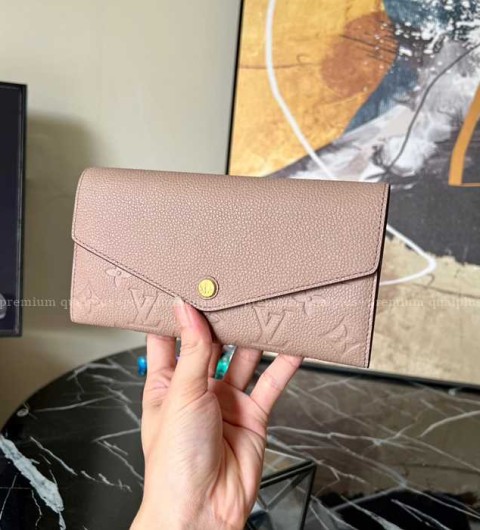 루이비통 M61182 사라 월릿 장지갑