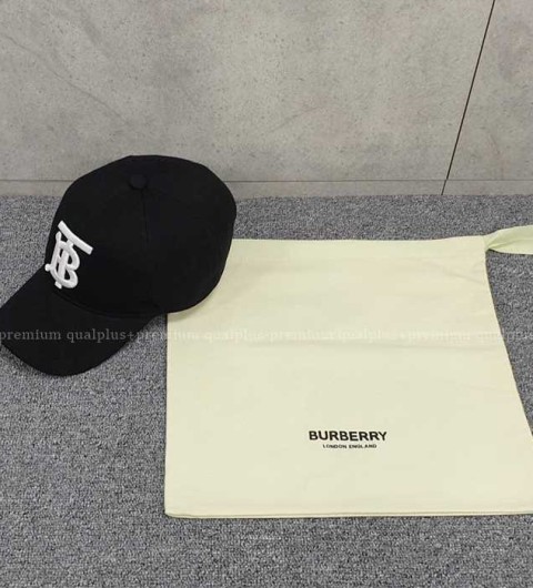 [국내배송] 버*리 로고자수 베이스볼 캡