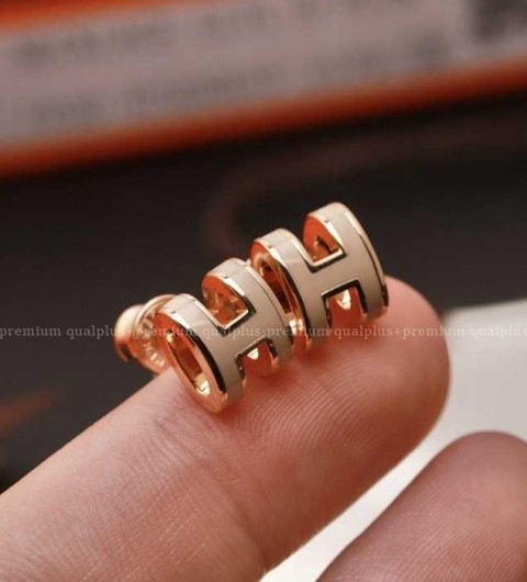 [국내배송] 에*메스 팝아슈 미니 에나멜 스터드 귀걸이 (2color)