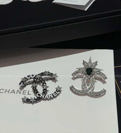 샤넬 CC 브로치 (2개 디자인)