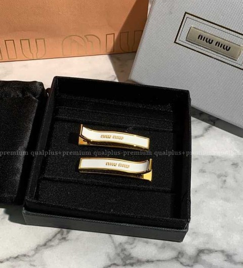 미우미우 에나멜 메탈 헤어 클립